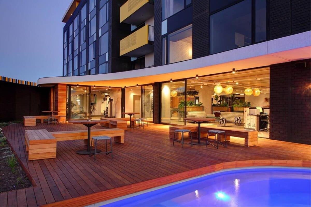 605 Wex1 Designer With Pool And Onsite Parking Apartment