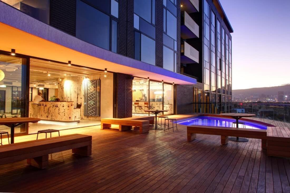605 Wex1 Designer With Pool And Onsite Parking Apartment