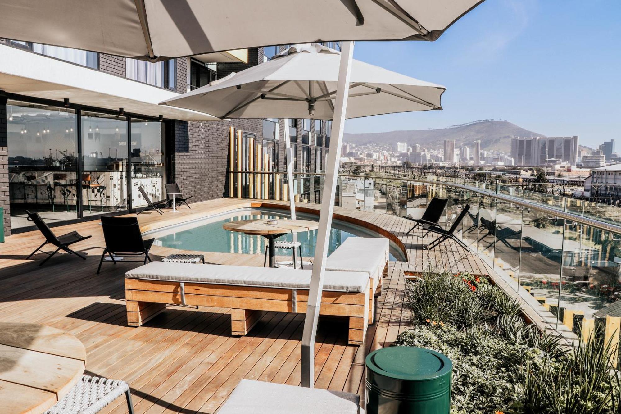 Apartment 605 Wex1 Designer With Pool And Onsite Parking *