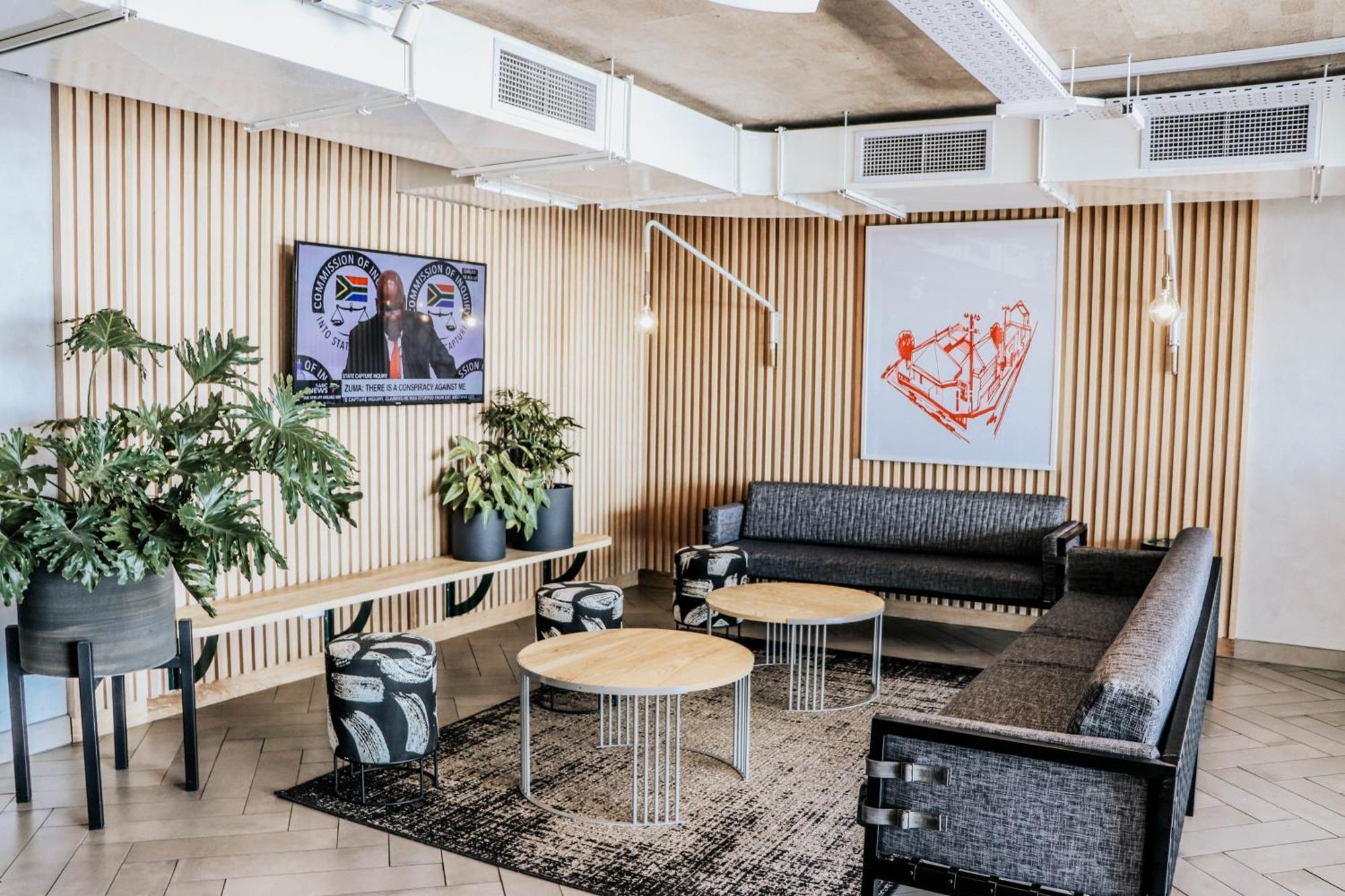 605 Wex1 Designer With Pool And Onsite Parking Apartment *
